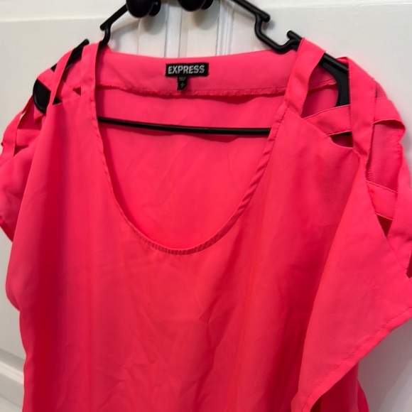 Express Pink Blouse with Cutout Short Sleeves. Size L. - Picture 3 of 5